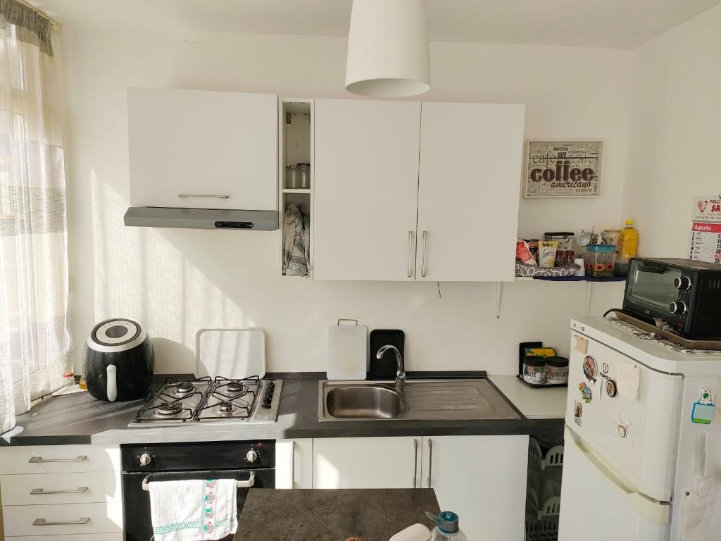 Ampio bivani zona Corso Calatafimi, parzialmente arredato