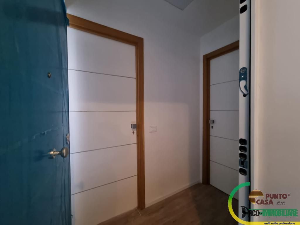 Via Lo Iacono affittasi bivani ristrutturato e totalmente arredato