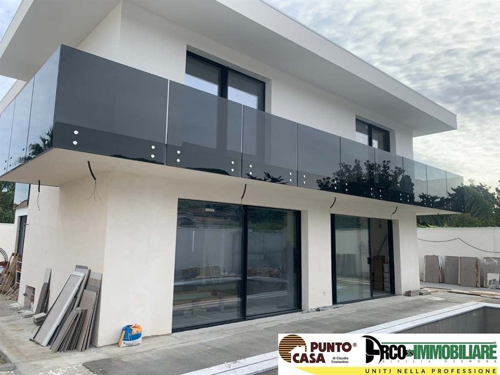 Tommaso Natale/Cardillo adiacenze villa Boscogrande  Costruenda Villa Unifamiliare di Lusso con Piscina a Sfioro e Giardino Privato