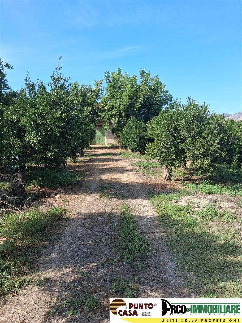 Villagrazia Di Palermo  vendesi 10.000 MQ DI TERRENO CON POSSIBILITÀ DI REALIZZARE   UNA VILLA Di 100 mq CIRCA