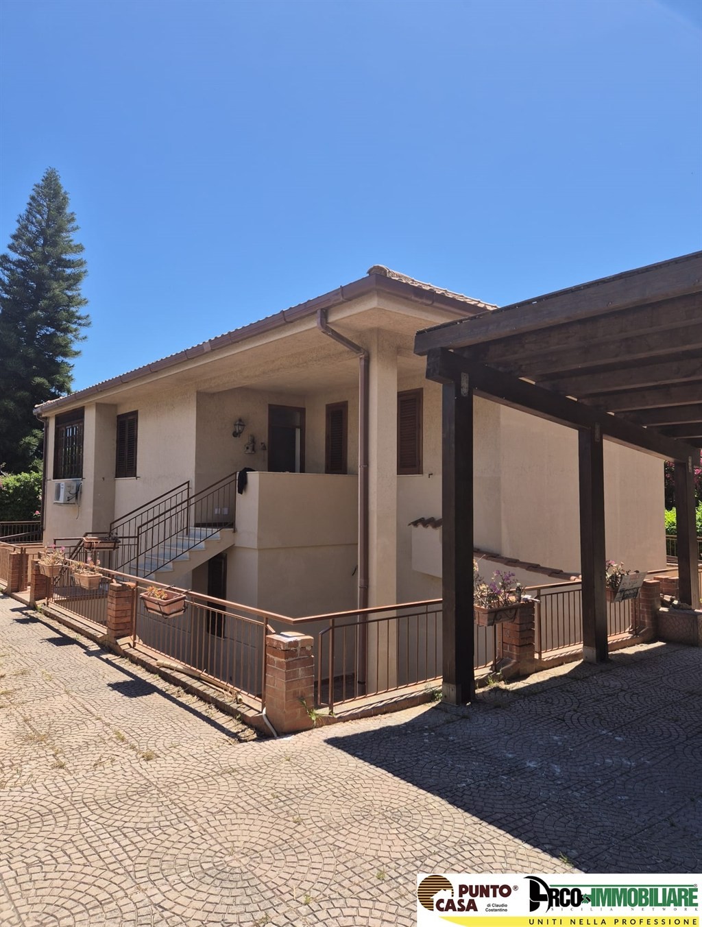 Tommaso Natale, Villa unifamiliare con 1200 mq di giardino