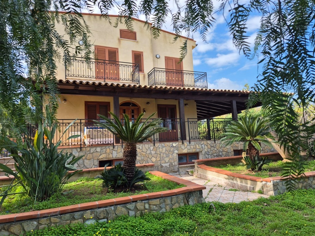 Villa unifamiliare a 200 mt dal mare