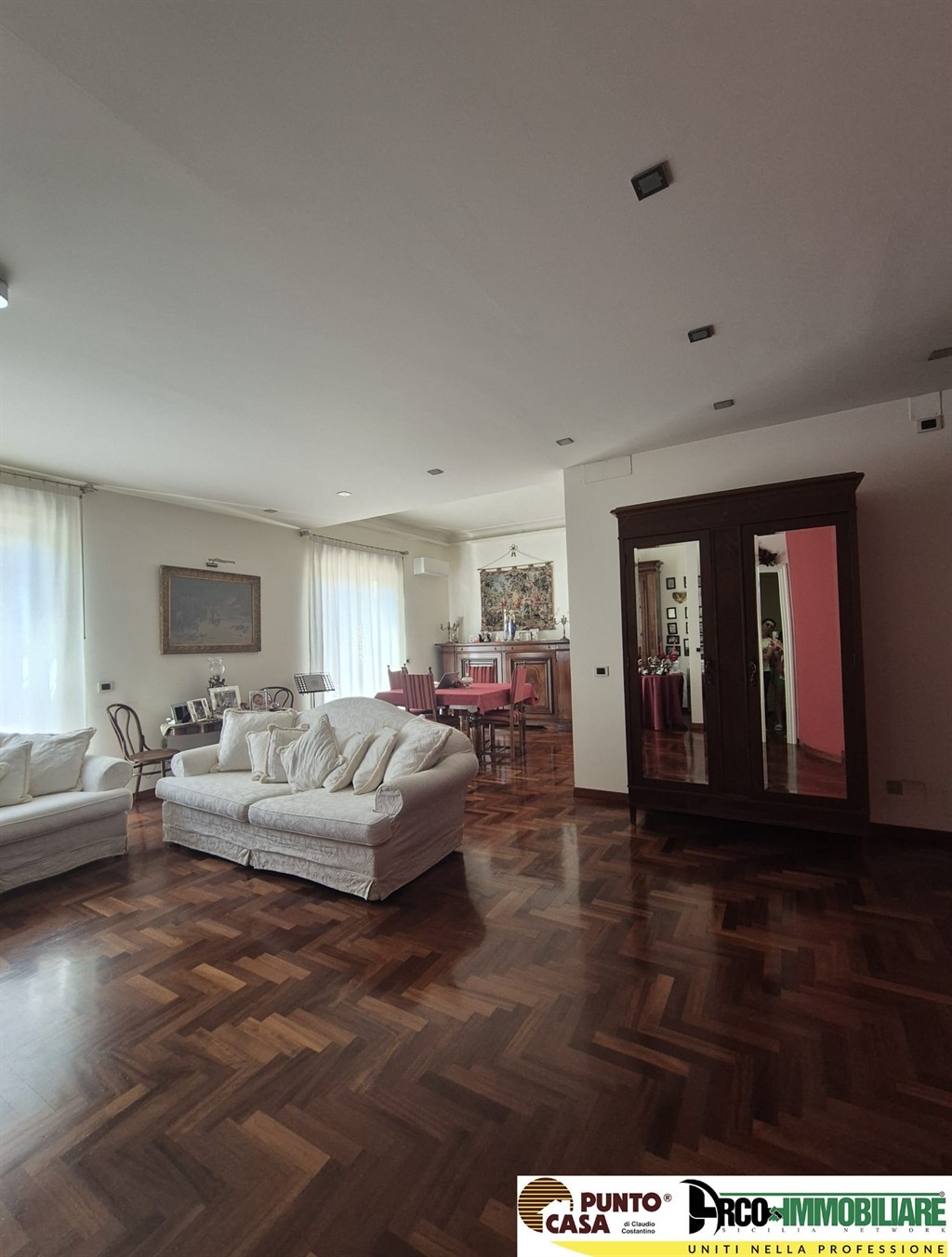 Attico totalmente ristrutturato, ampio terrazzo Zona Serradifalco/lancia di brolo/ Enrico Fermi