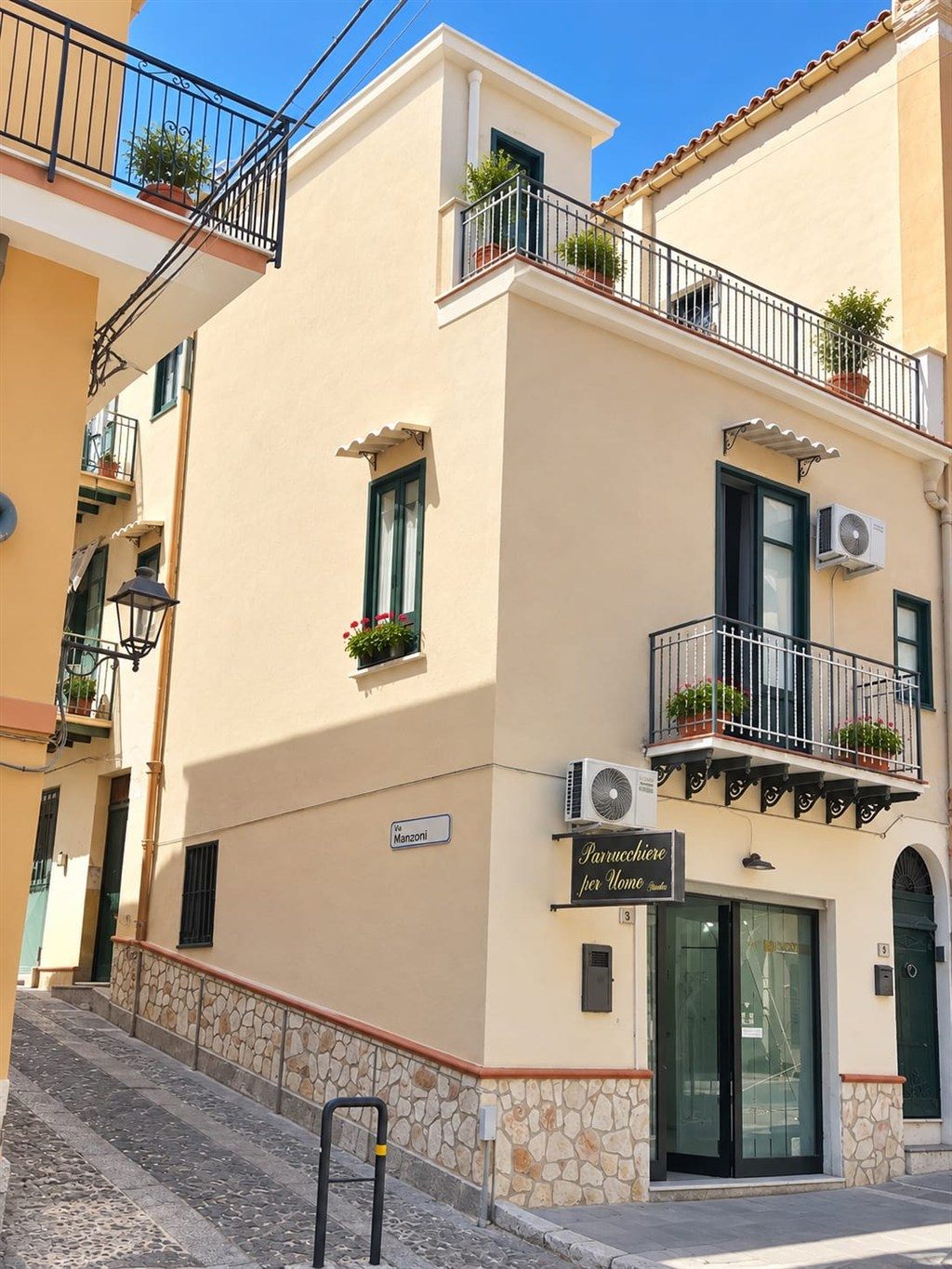 Locale Commerciale sul corso