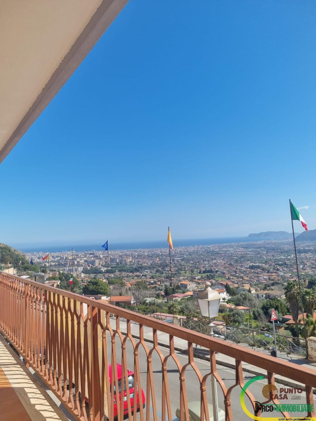 Monreale, adiacenze piazza,vendesi 4 vani, buono stato, panoramico